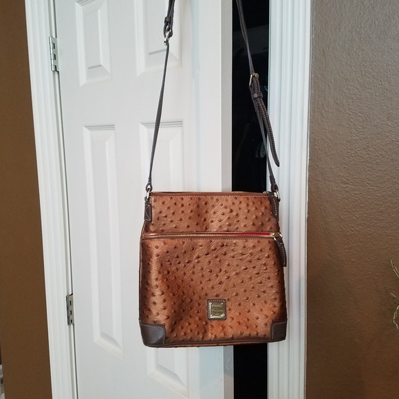 Dooney & Bourke Handbags - Dooney & Bourke Crossbody Bag Dooney & Bourke Handbags - Dooney & Bourke Crossbody Bag